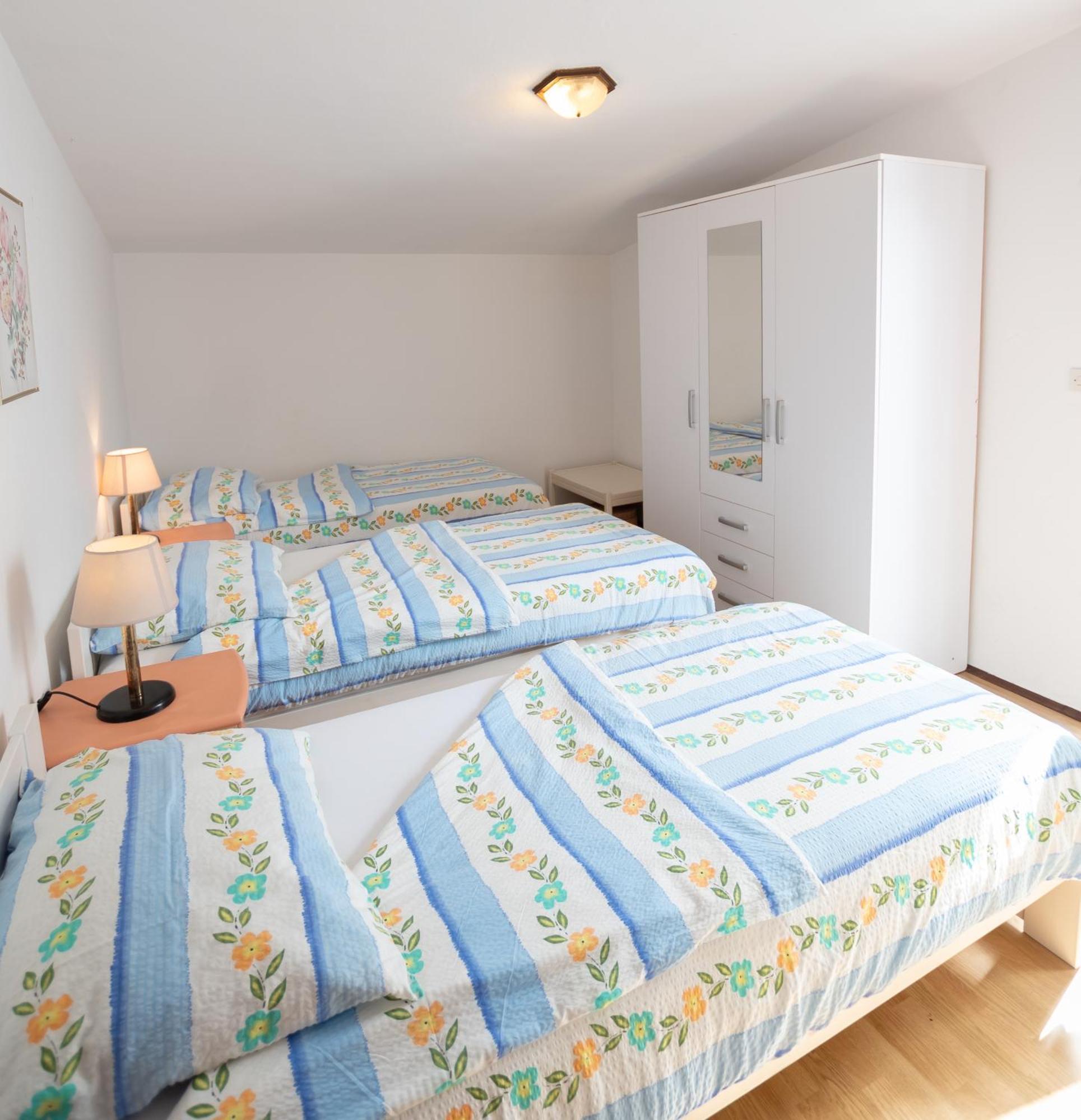 Apartments Mira 645 Пореч Екстериор снимка